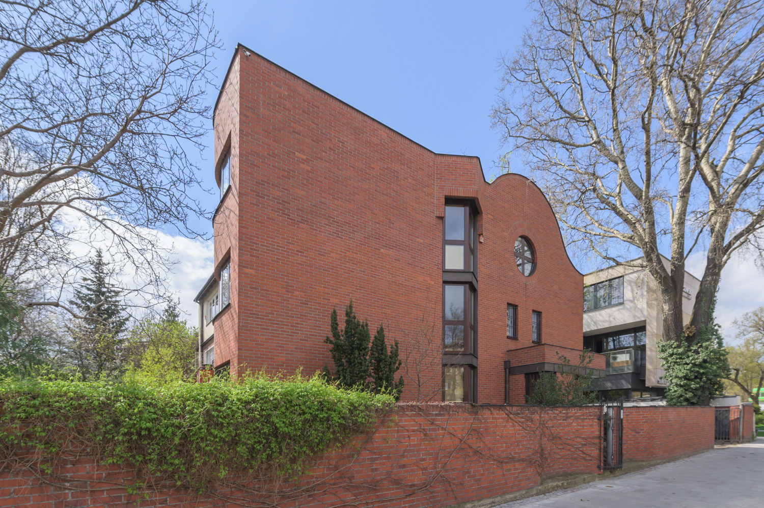 Zdjęcie architektury budynku Budynek mieszkalny